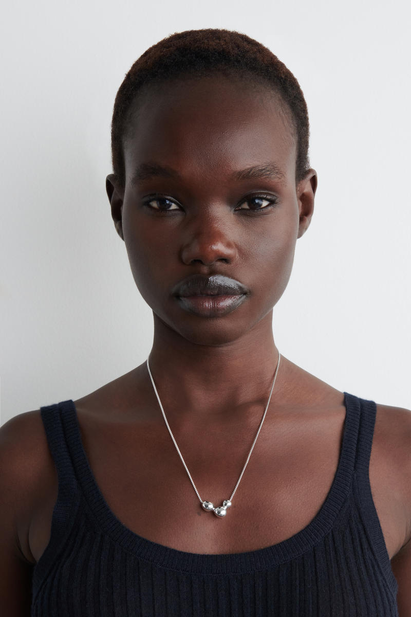 COS バブルペンダントネックレス