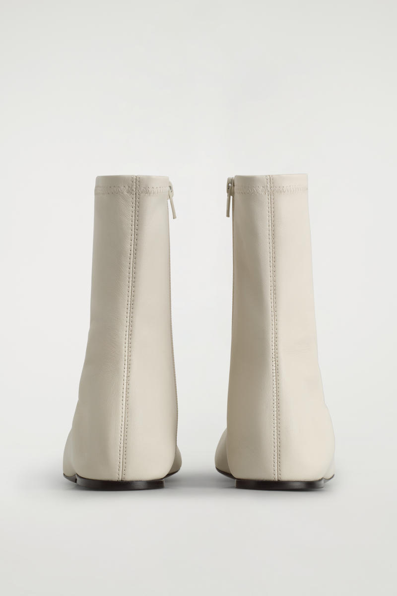 COS レザーソックスブーツ