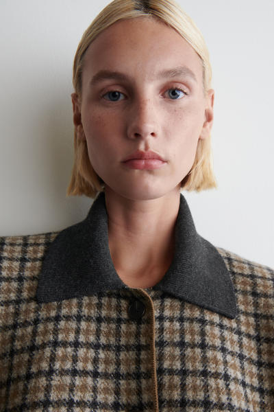 COS スカルプテッドメリノウールジャケット