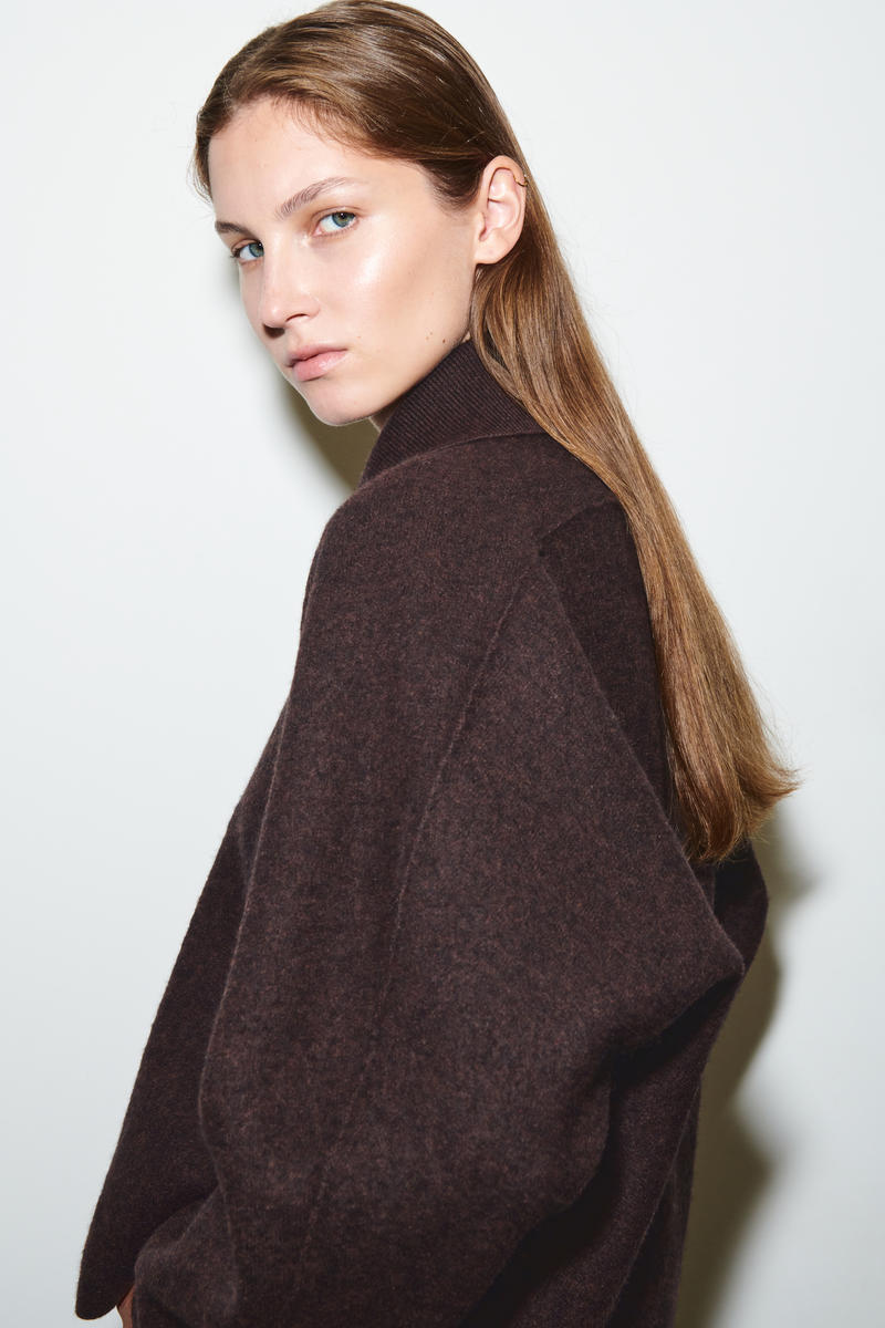 COS スカルプテッドメリノウールジャケット