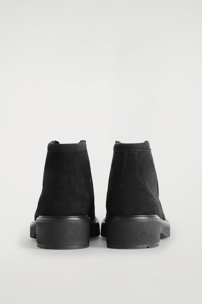 COS レースアップスエードアンクルブーツ