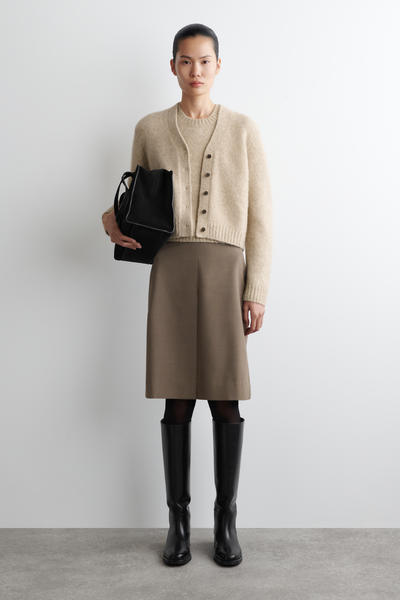 COS クロップドアルパカ混カーディガン