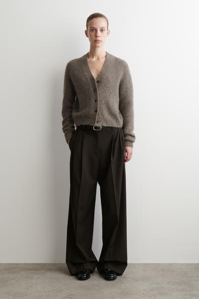 COS クロップドアルパカ混カーディガン