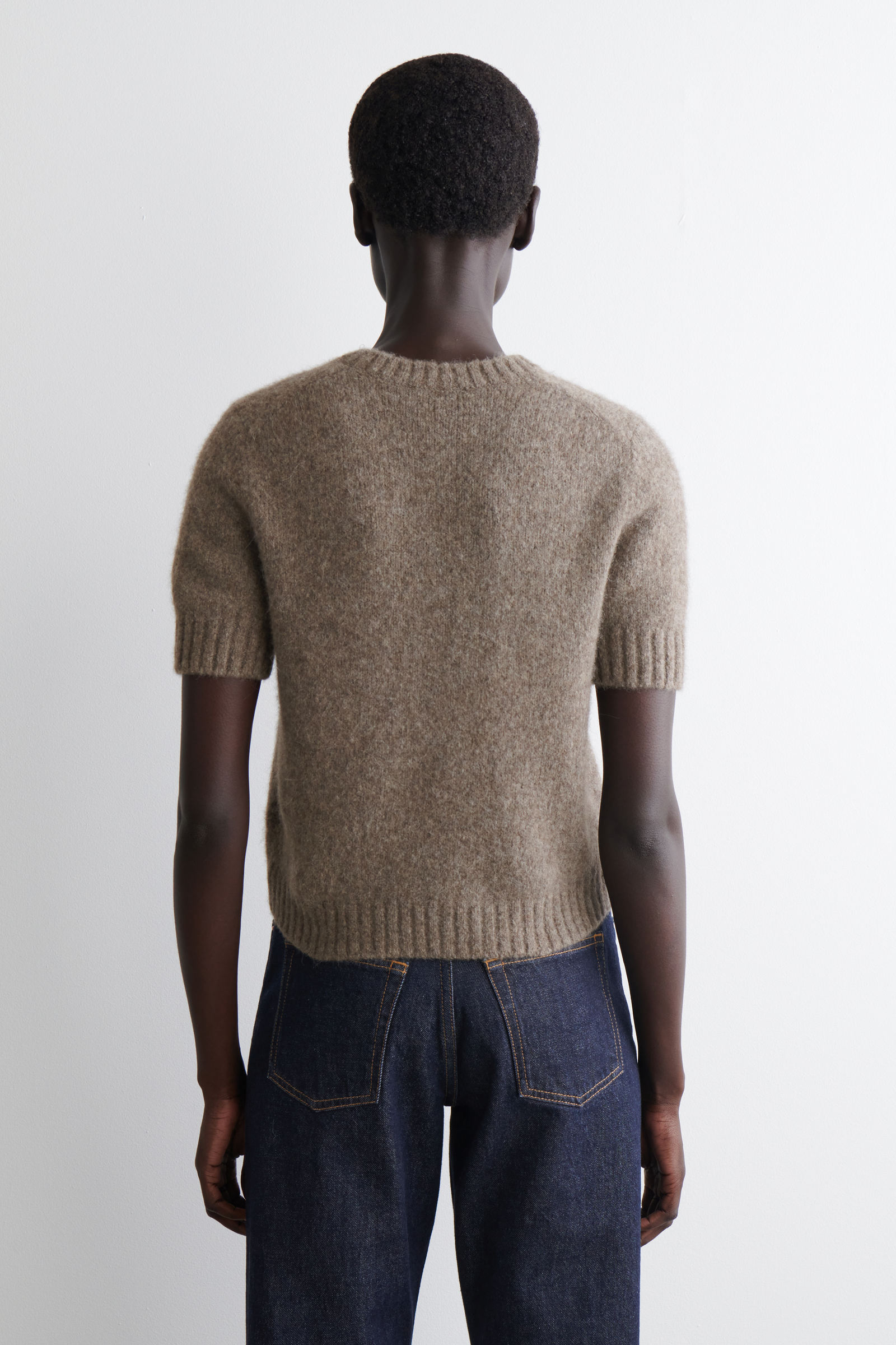 KNITTED ALPACA-BLEND T-SHIRT ニットアルパカ混Tシャツ|COS KNITTED ALPACA-BLEND T-SHIRT ニットアルパカ混Tシャツ|COS