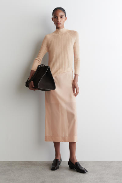 COS シアーリブニットトップス