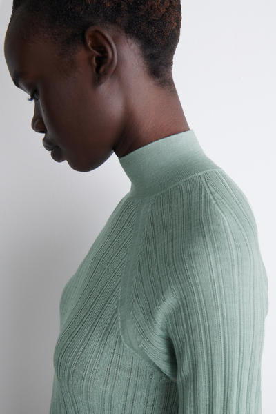 COS シアーリブニットトップス