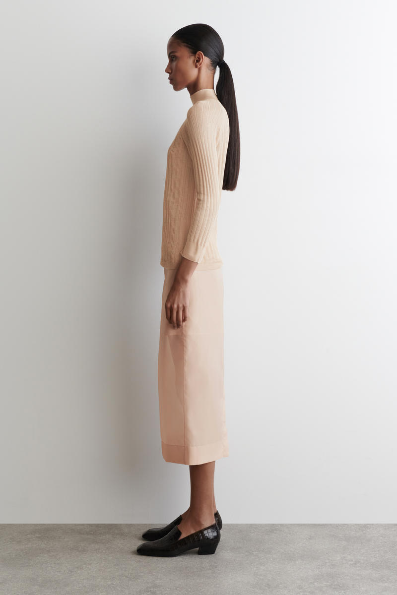 COS シアーリブニットトップス