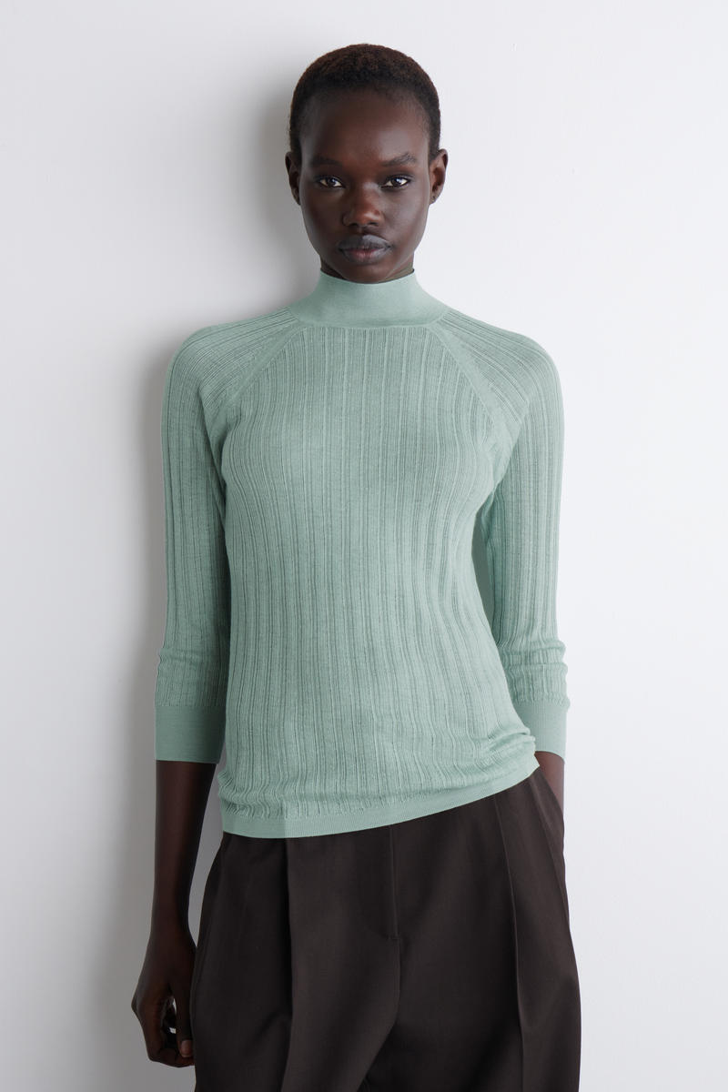 COS シアーリブニットトップス