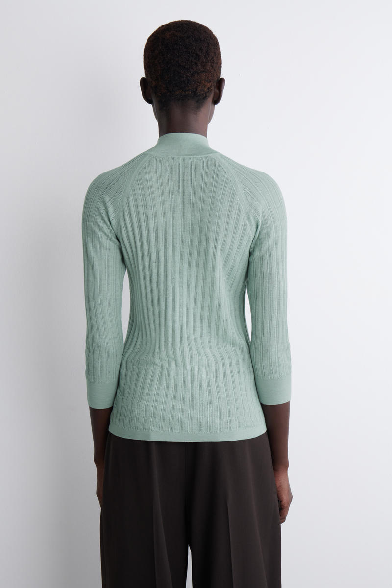 COS シアーリブニットトップス