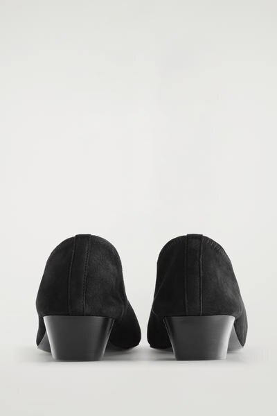 COS スエードヒールのバレリーナ