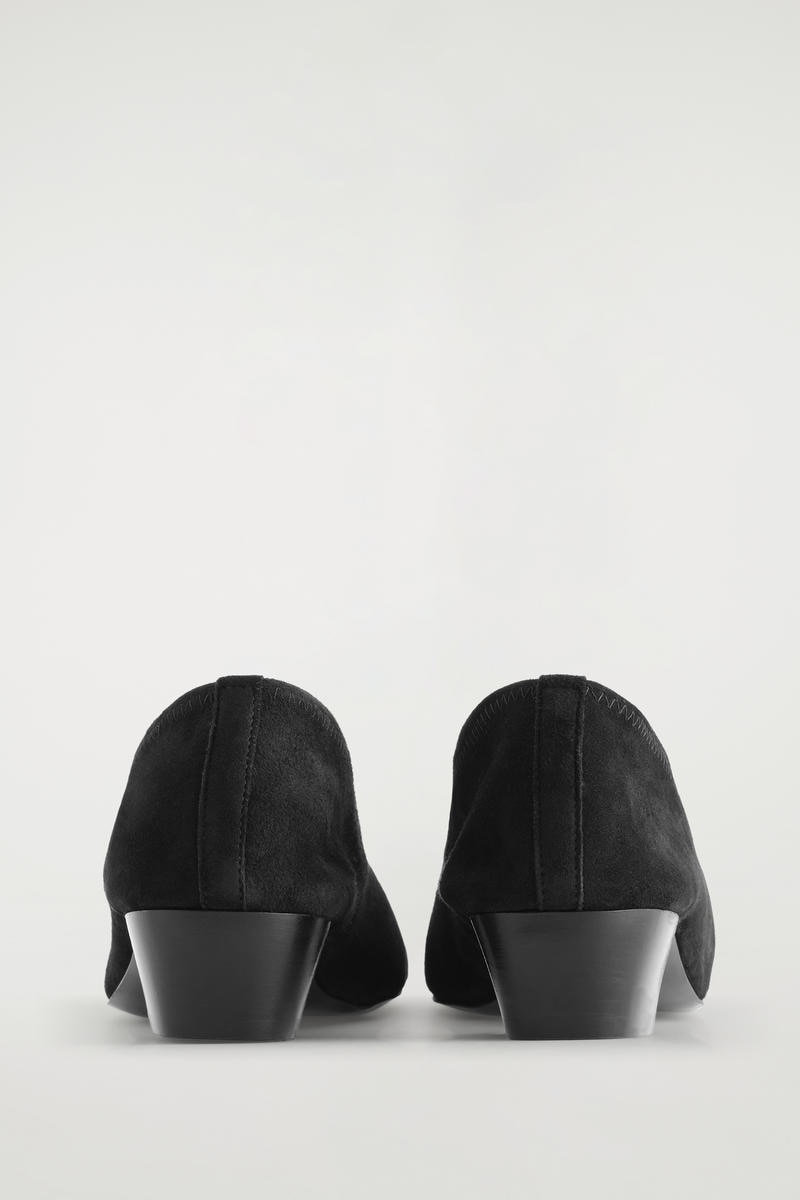 COS スエードヒールのバレリーナ