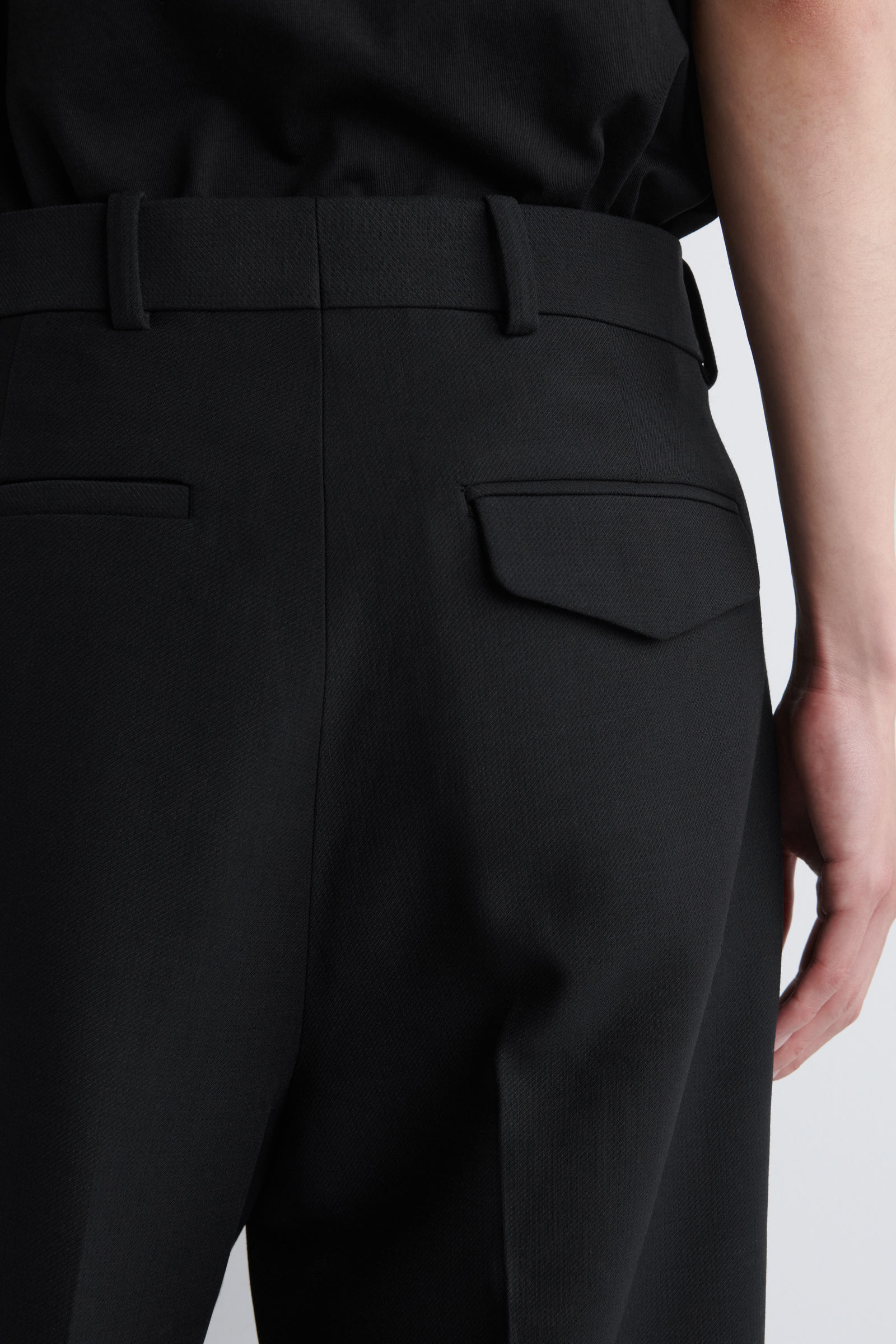 WOOL-BLEND STRAIGHT-LEG TROUSERS ウールブレンドストレートレッグ