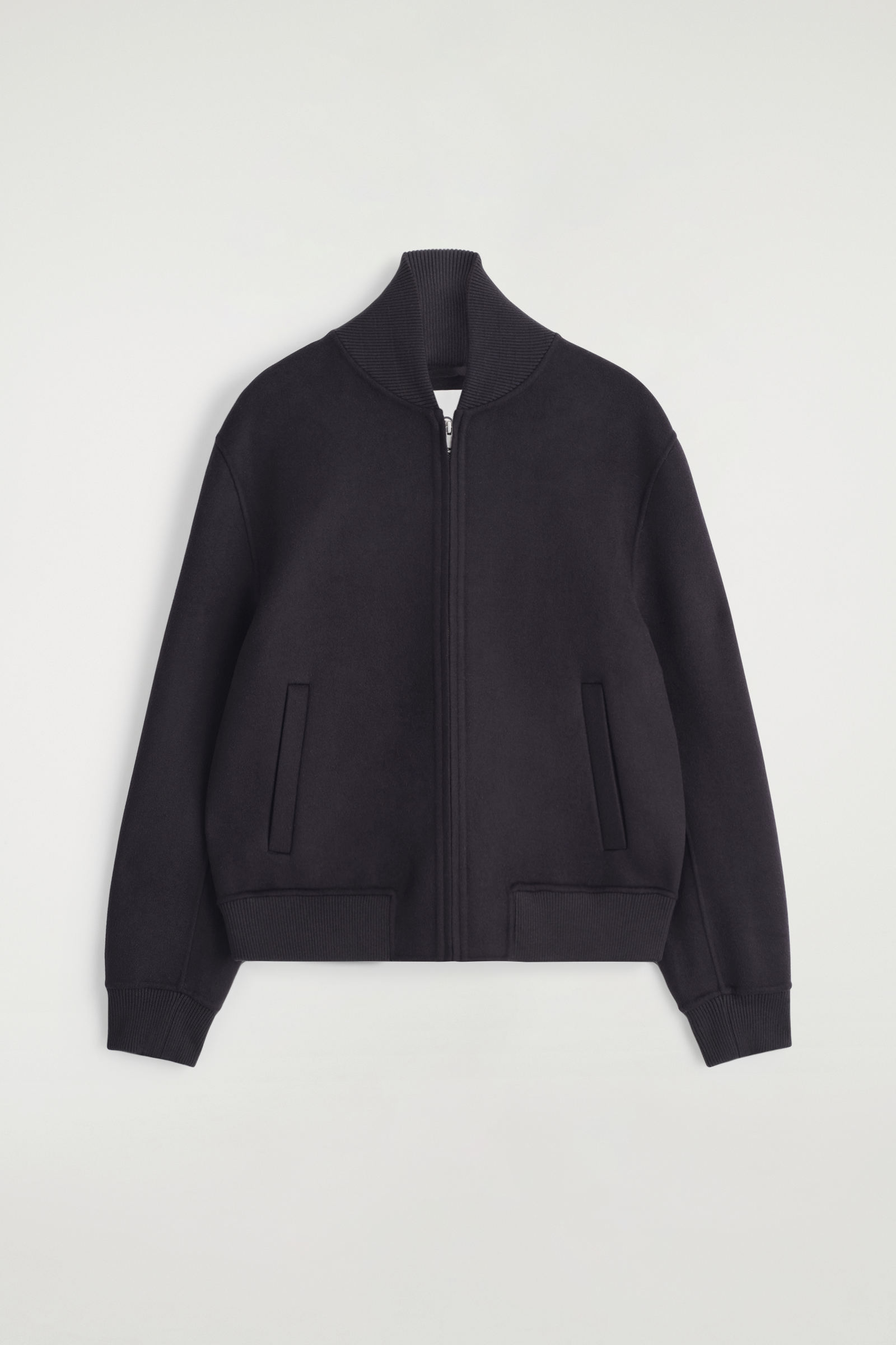 SPLIT WOOL BOMBER JACKET スプリットウール ボンバージャケット｜COS