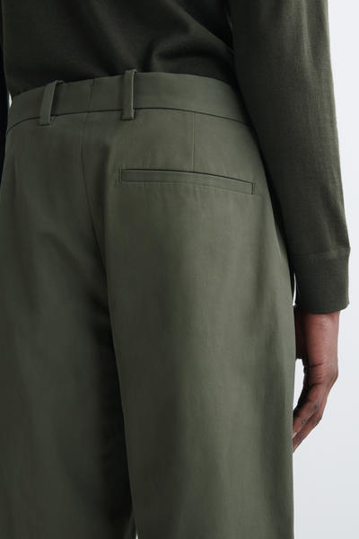 COS コットンストレートレッグチノ