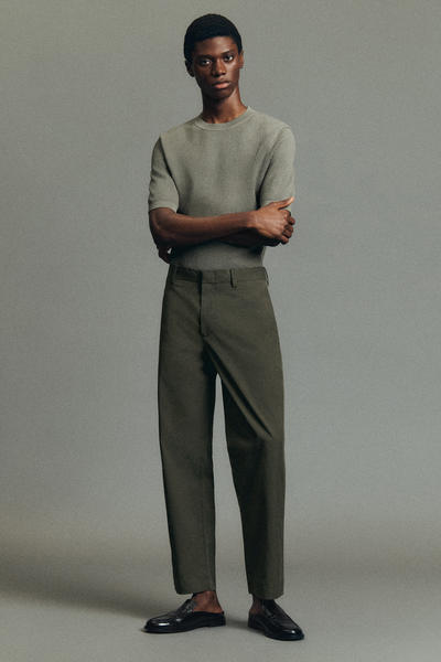 COS コットンストレートレッグチノ