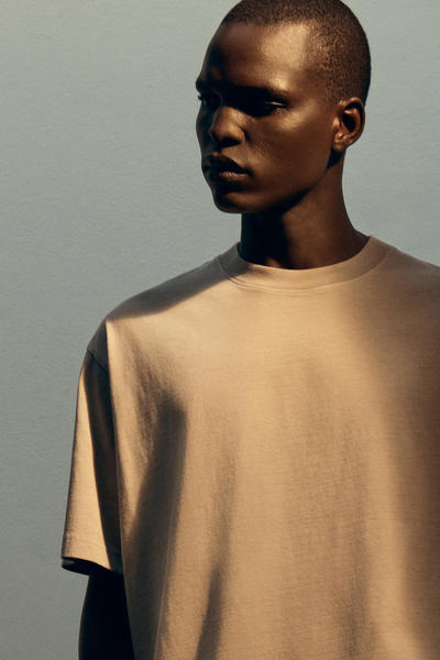 COS オーバーサイズ ライトウェイトコットンTシャツ