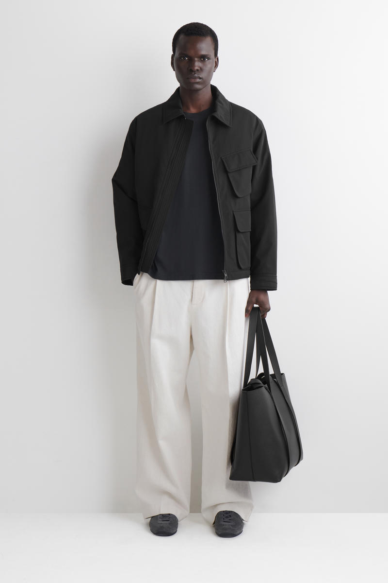 COS オーバーサイズ ライトウェイトコットンTシャツ