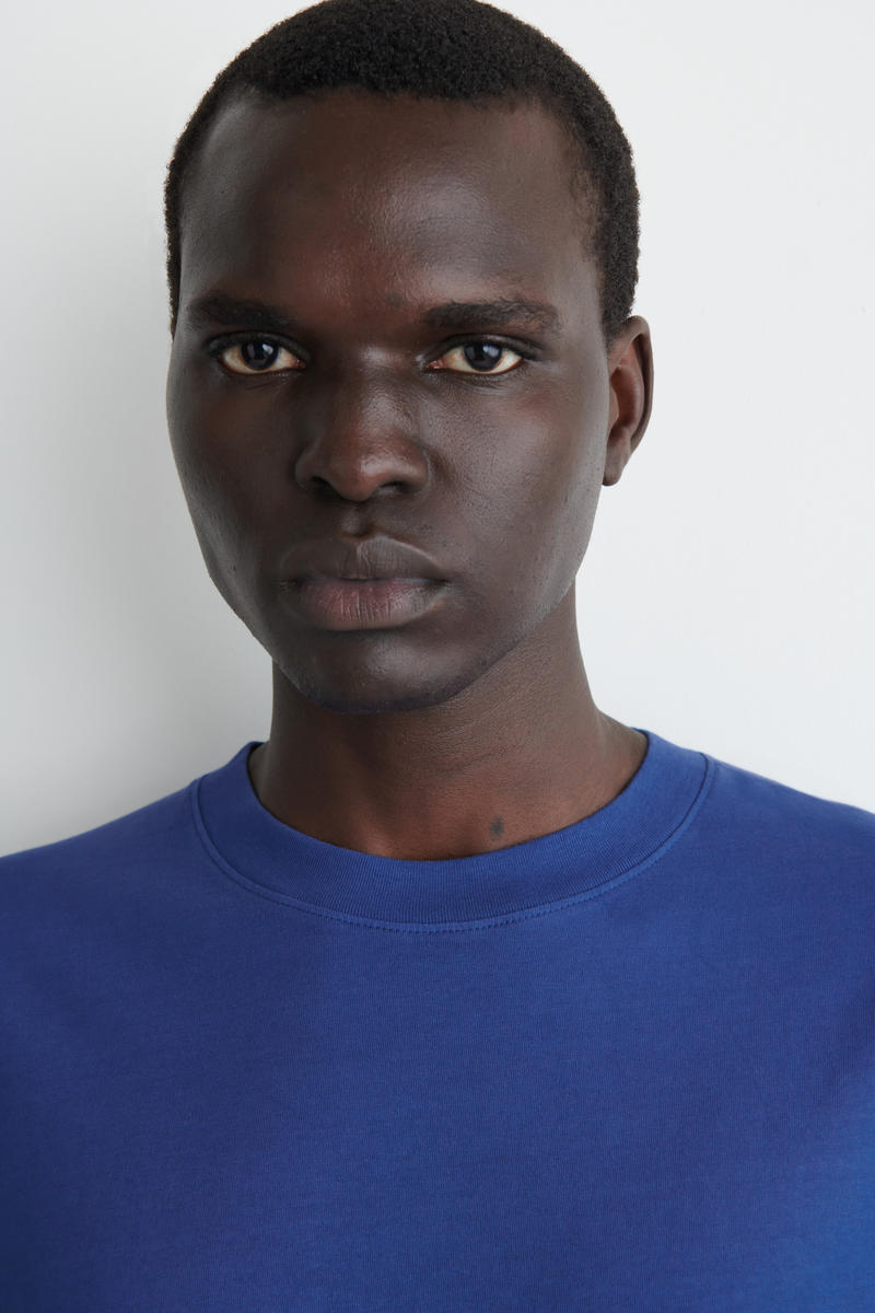 COS オーバーサイズ ライトウェイトコットンTシャツ