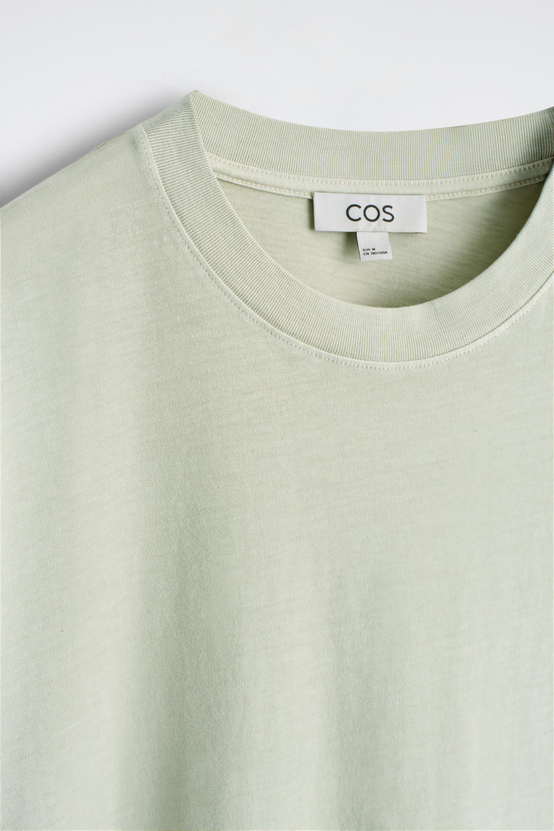 COS リラックスライトウェイトコットンTシャツ