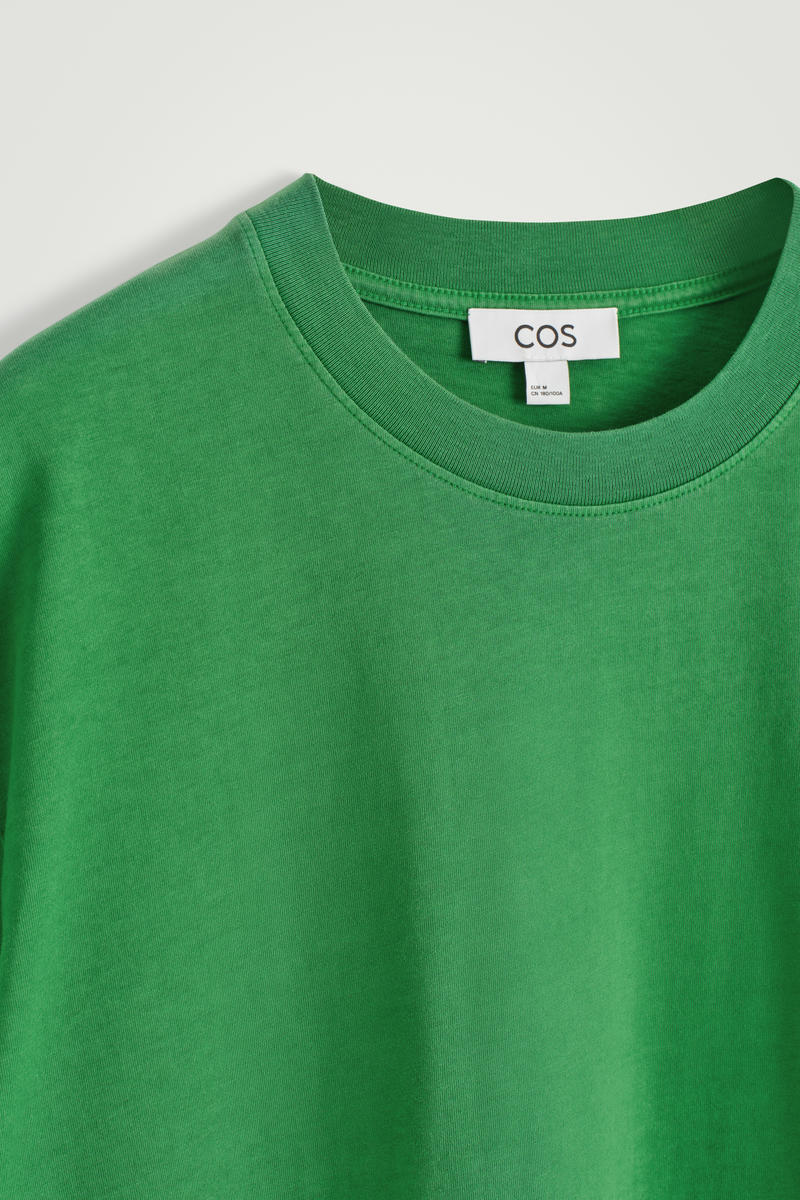 COS オーバーサイズ ライトウェイトコットンTシャツ