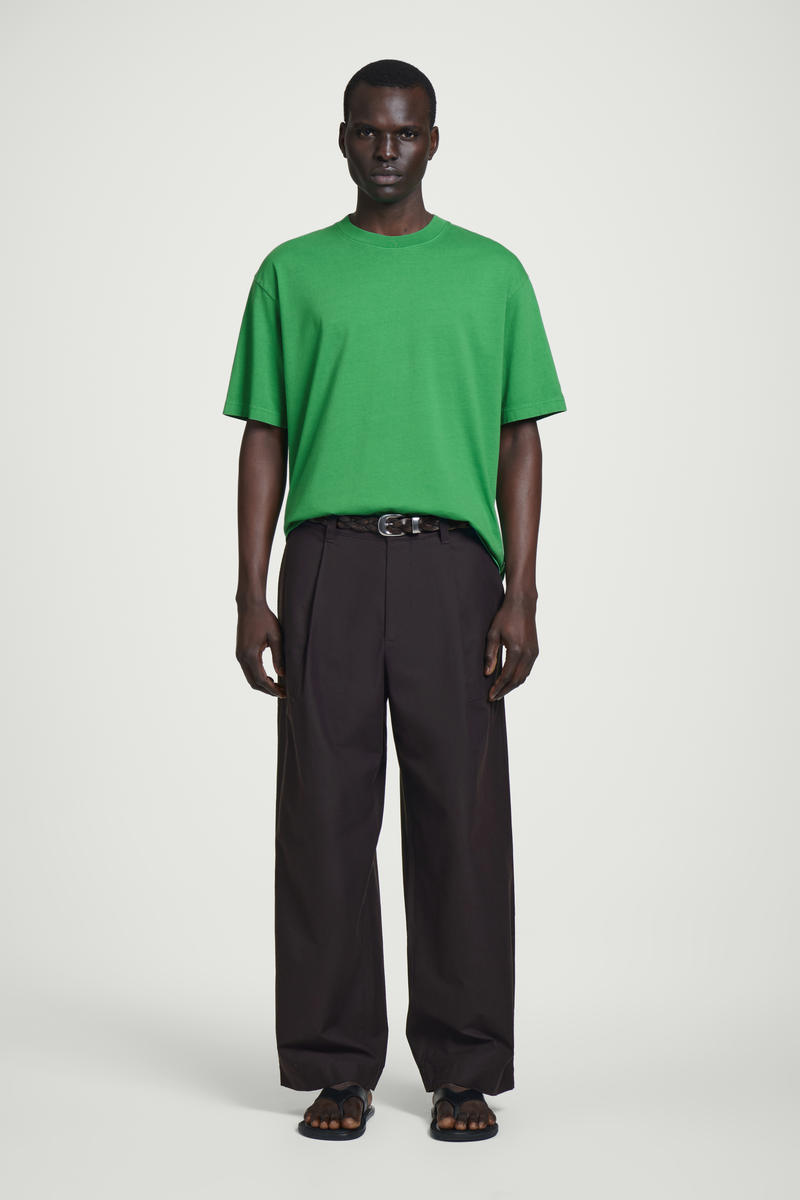 COS オーバーサイズ ライトウェイトコットンTシャツ