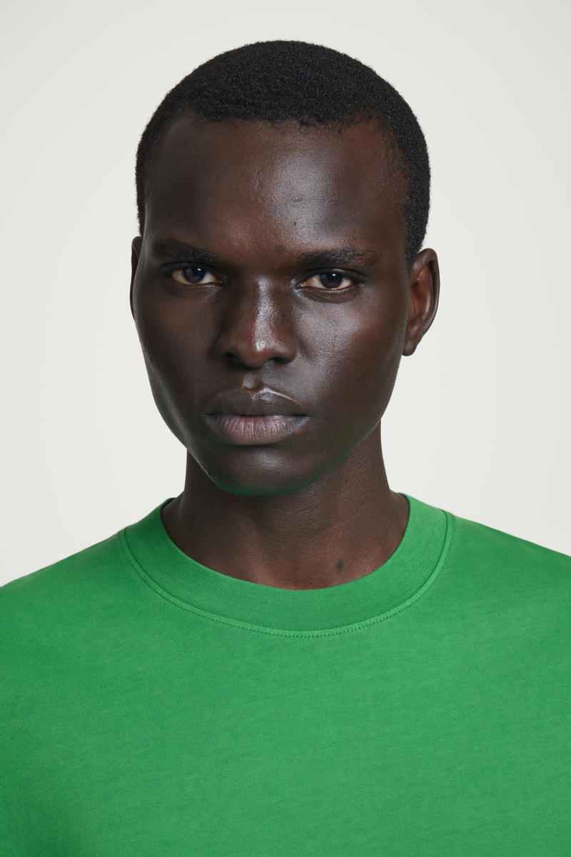 COS オーバーサイズ ライトウェイトコットンTシャツ