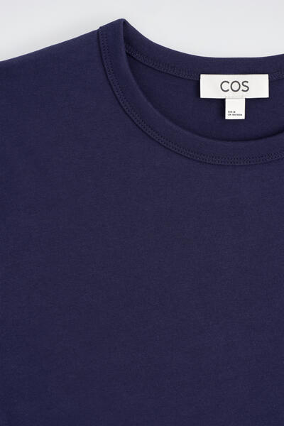 COS ライトウェイト ブラッシュドコットンTシャツ