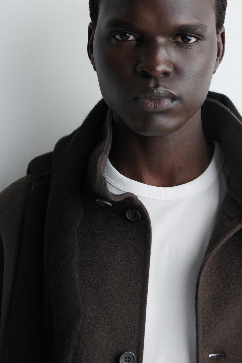 COS ライトウェイトブラッシュドコットンTシャツ