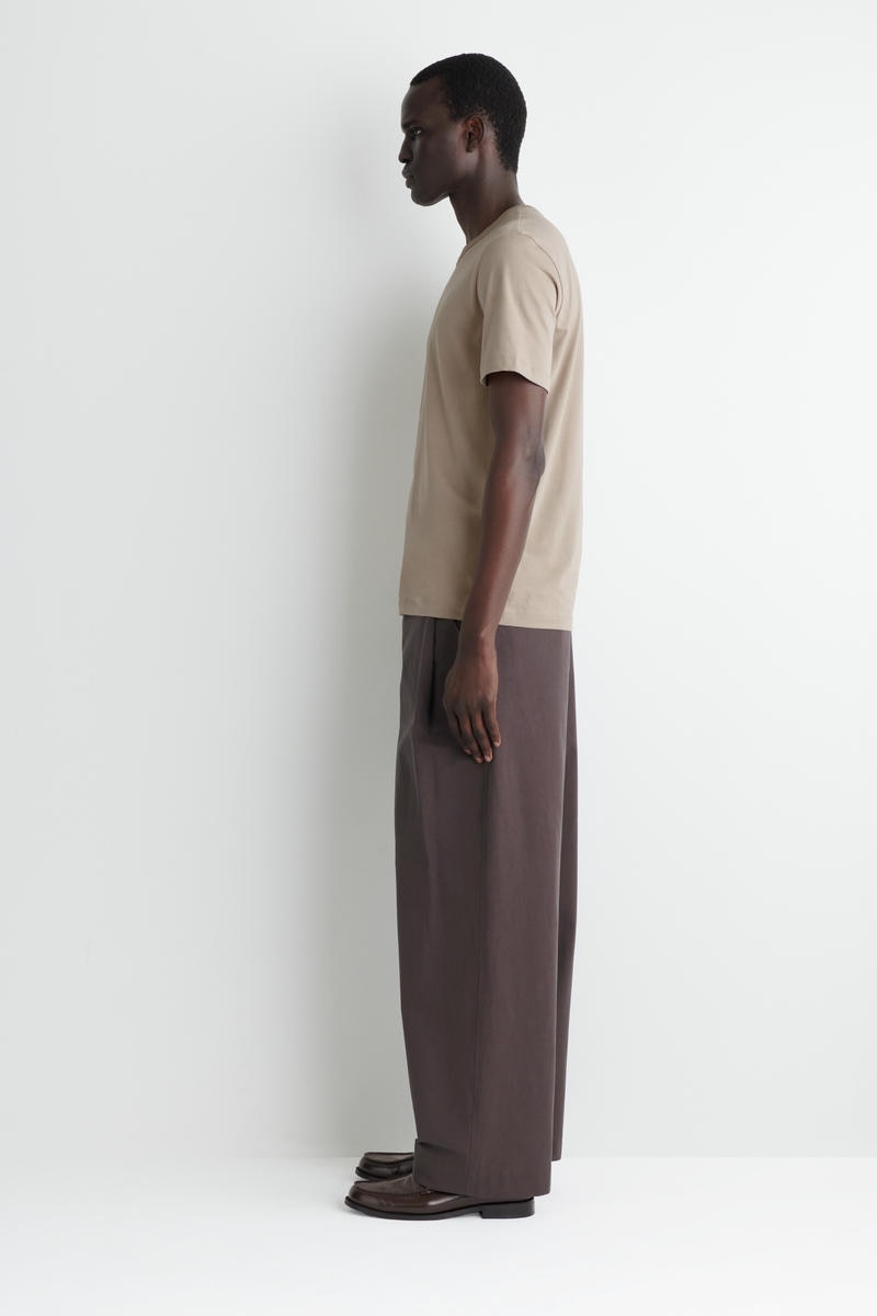 COS ライトウェイトブラッシュドコットンTシャツ