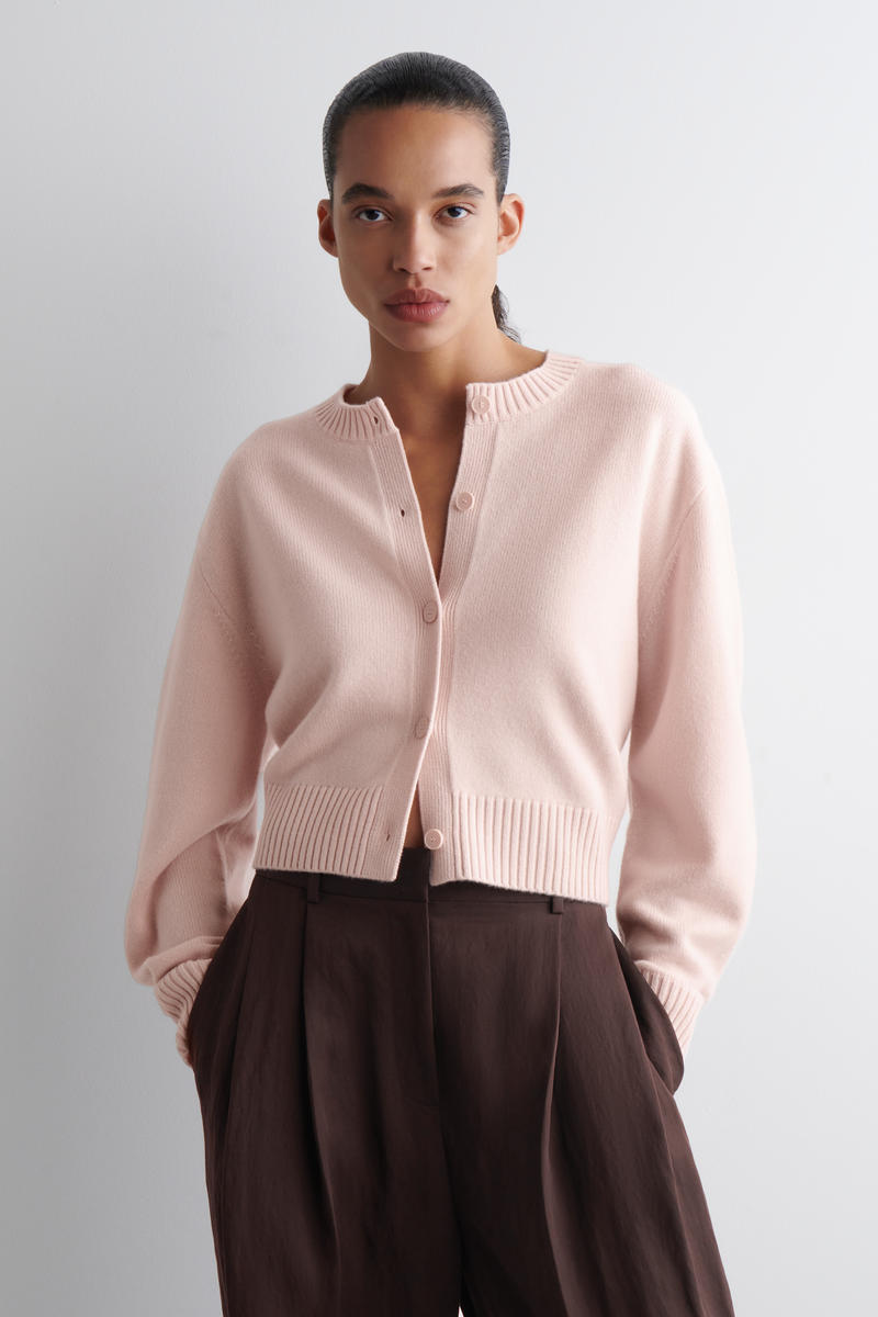 アンクレイヴ　メリノウールニットカーディガン　ピンク MERINO WOOL CARDIGAN メリノウールカーディガン ライトピンク｜COS