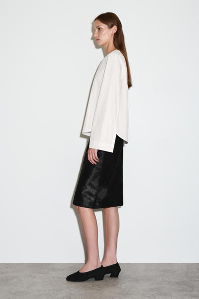 COS カーブヘムコットンブラウス