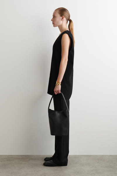 COS ダブルフェイスウールベスト