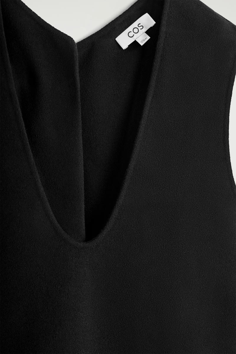 COS ダブルフェイスウールベスト