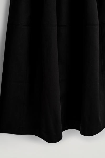 COS ボリュームのある コットンミディスカート