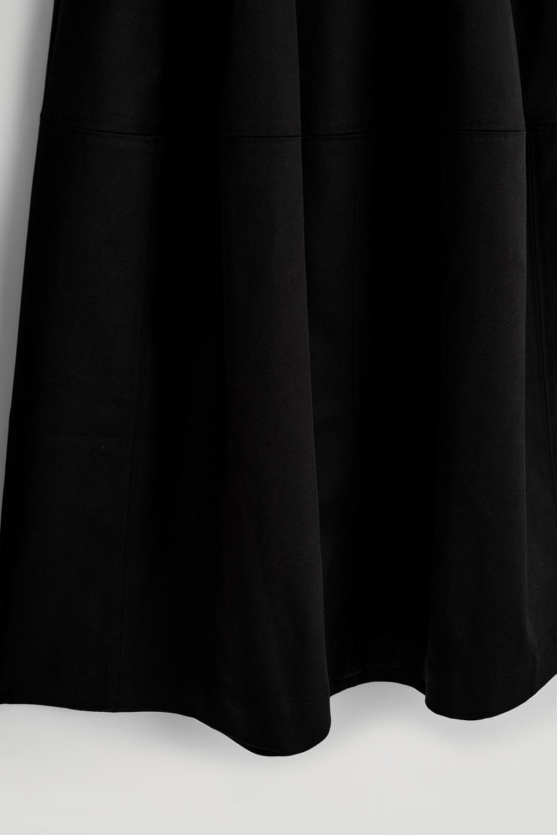 COS ボリュームのある コットンミディスカート