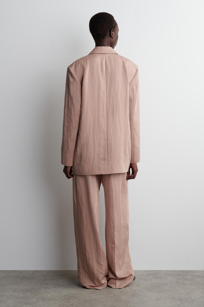 COS オーバーサイズ フルイド ブレザー