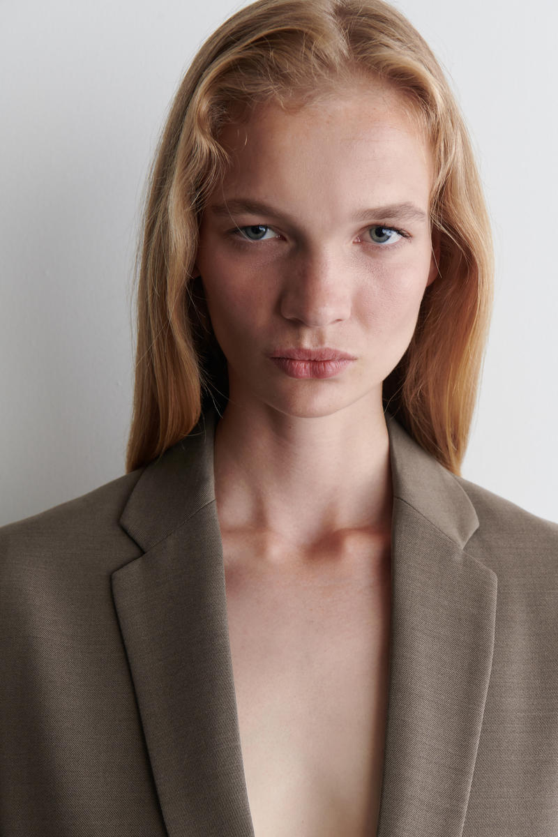 COS メリノウールブレンドブレザー