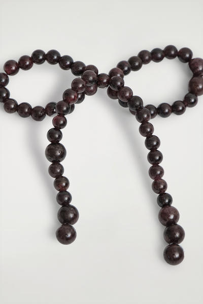 COS ガーネット ボウイヤリング