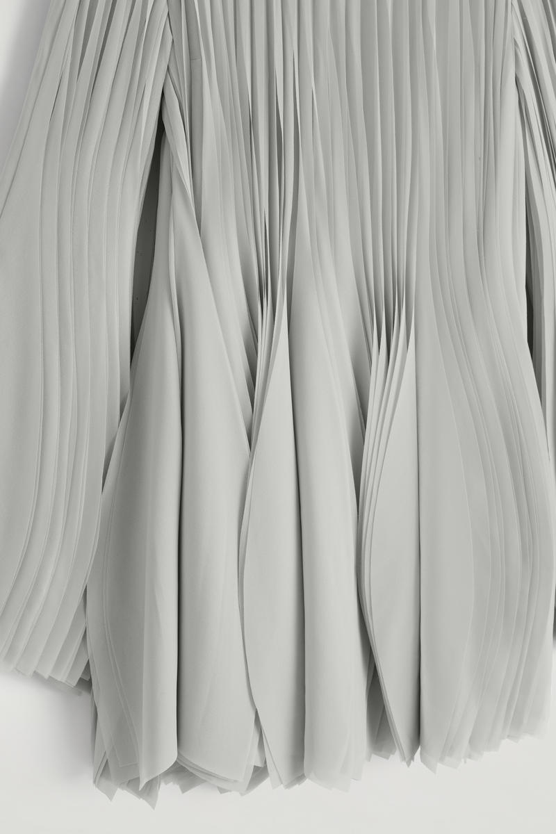 COS ペタルミニドレス