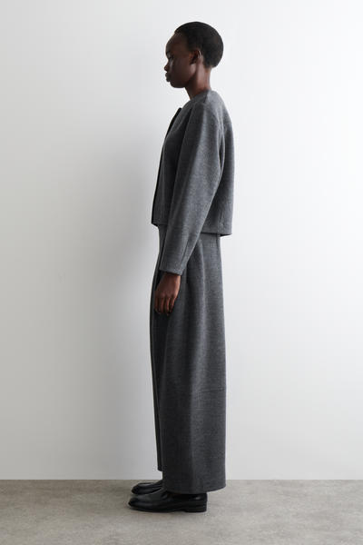 COS ボイルドメリノウールカーディガン