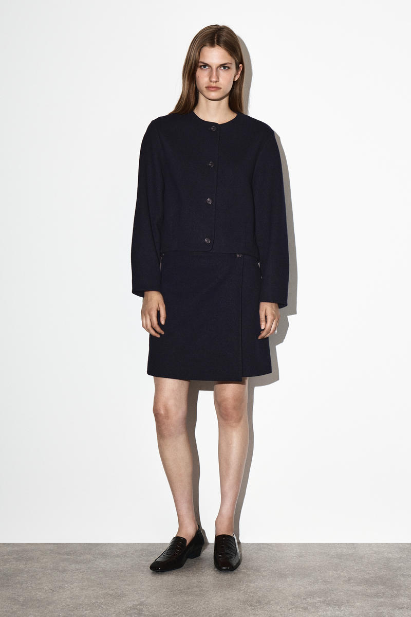 COS ボイルドメリノウールミニスカート