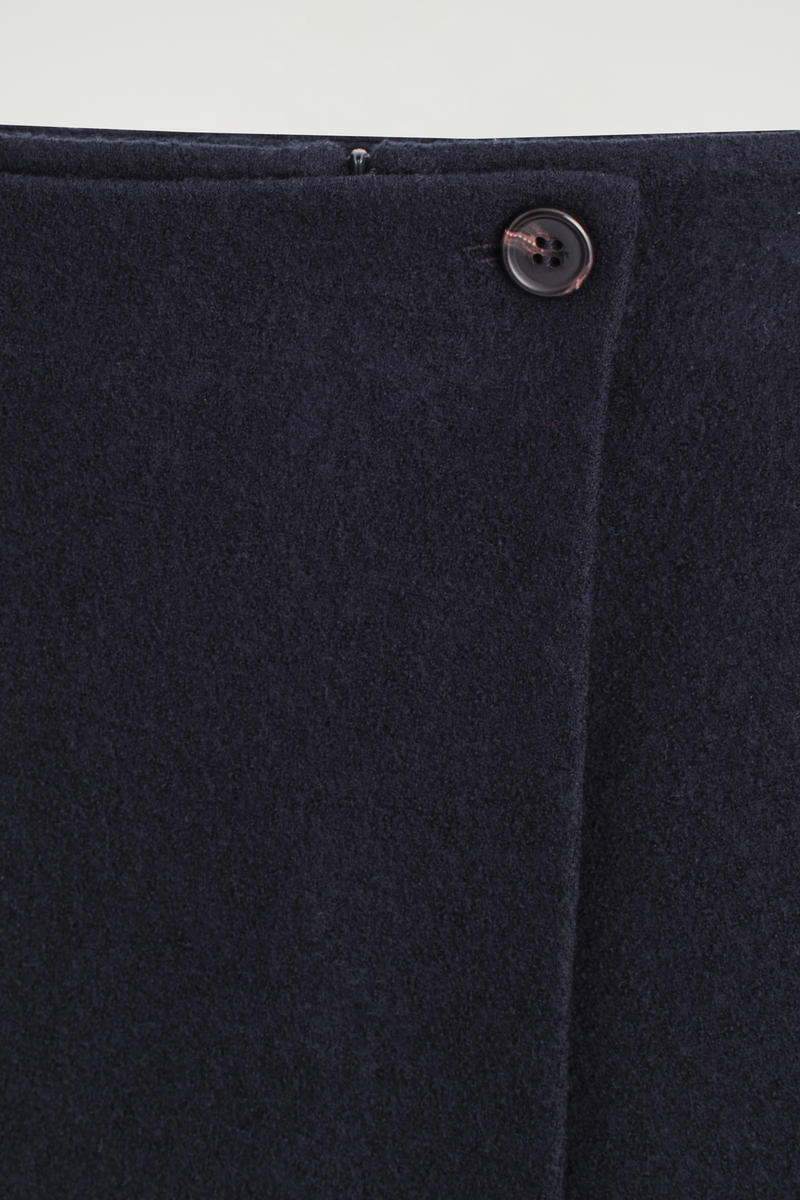 COS ボイルドメリノウールミニスカート