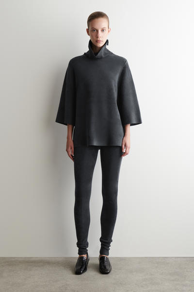 COS シェニールニット ファンネルネックセーター