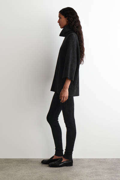 COS シェニールニット ファンネルネックセーター