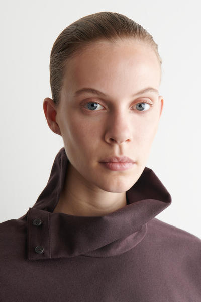 COS ウールフランネルトップ