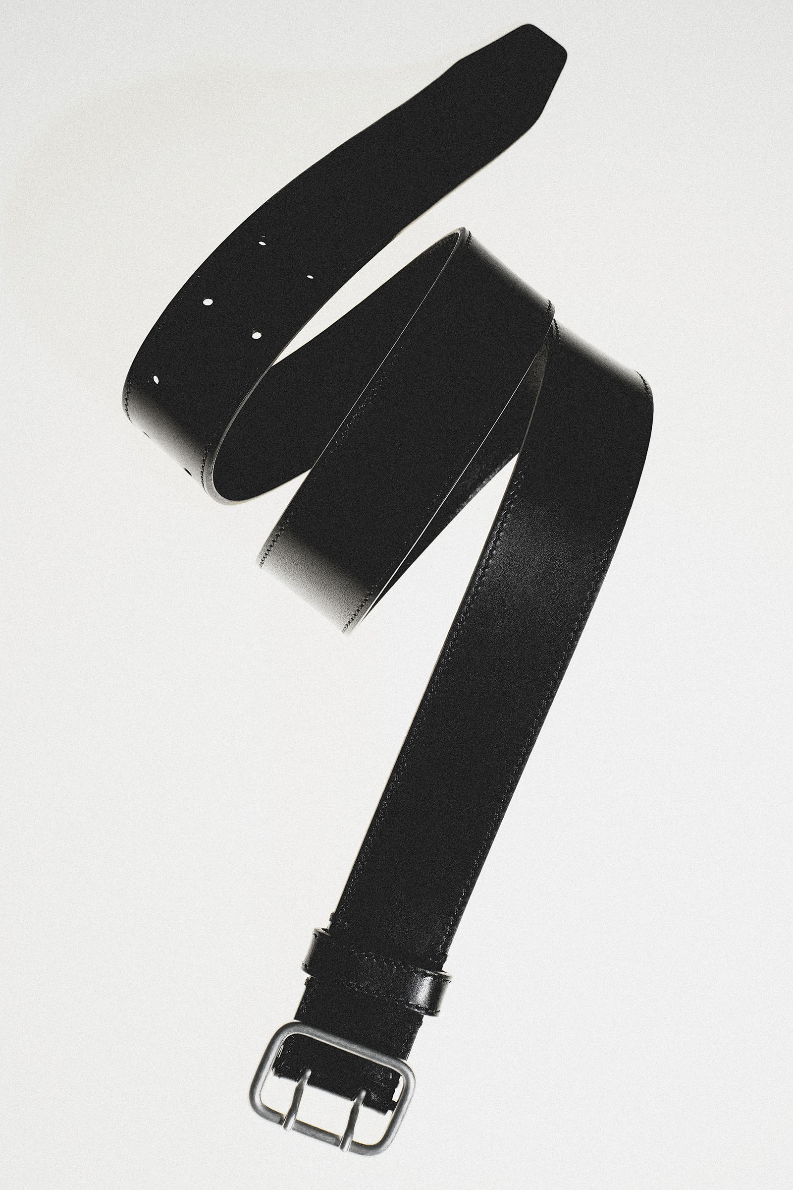 DOUBLE-PRONG LEATHER BELT 2本ピンバックルレザーベルト ブラック