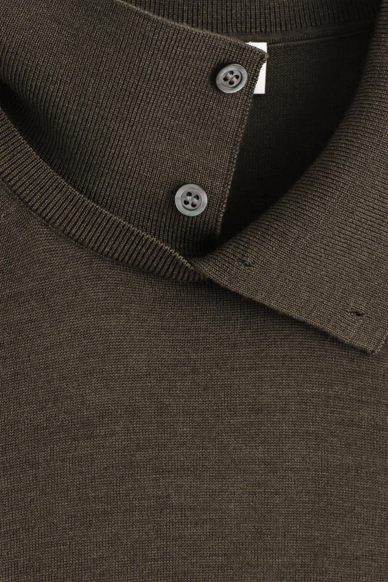 COS メリノウール ボタンカラー ジャンパー