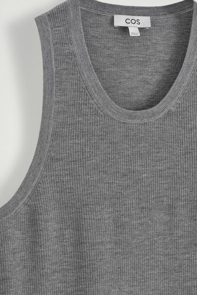 COS メリノウールリブタンクトップ