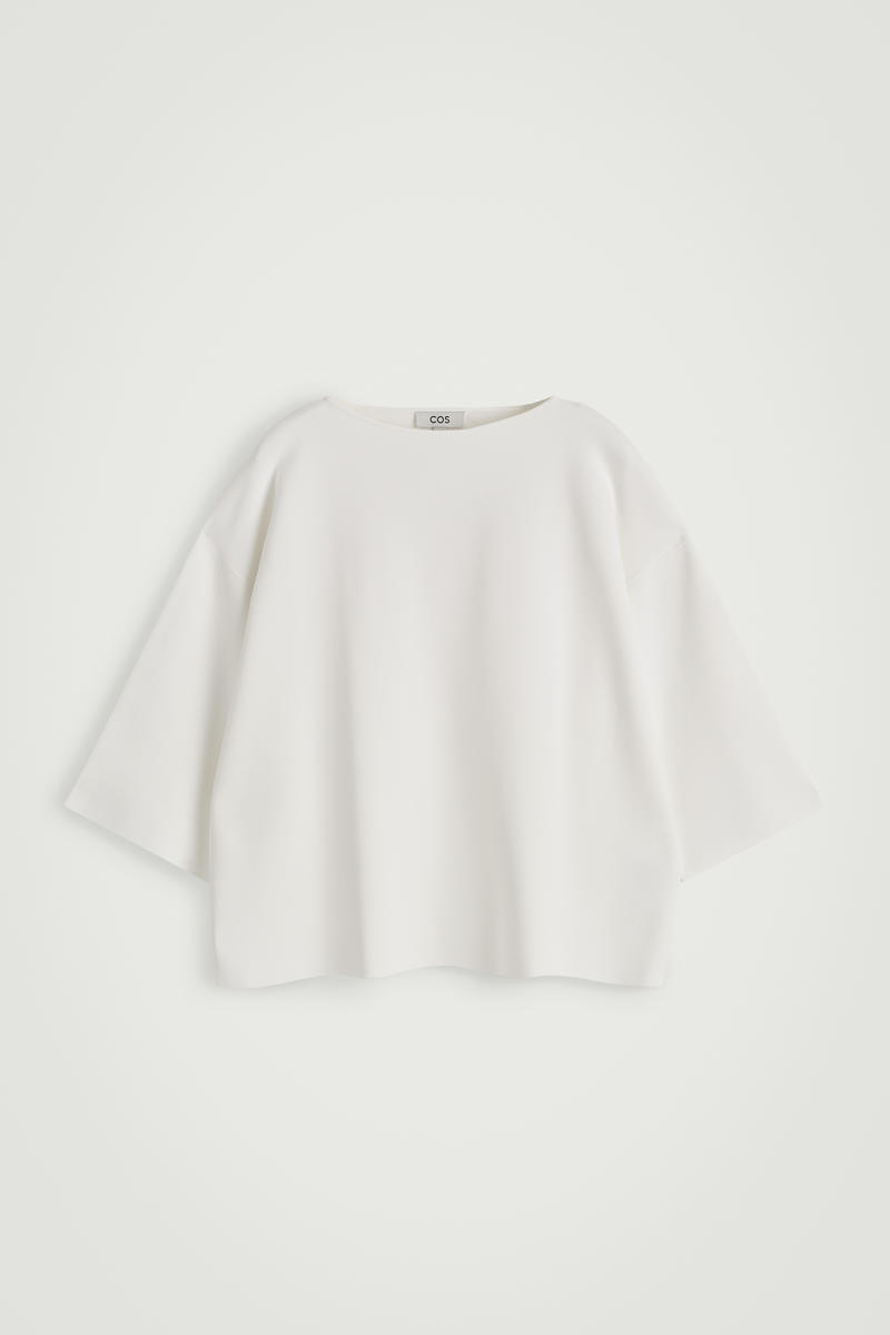 COS オーバーサイズボートネックセーター