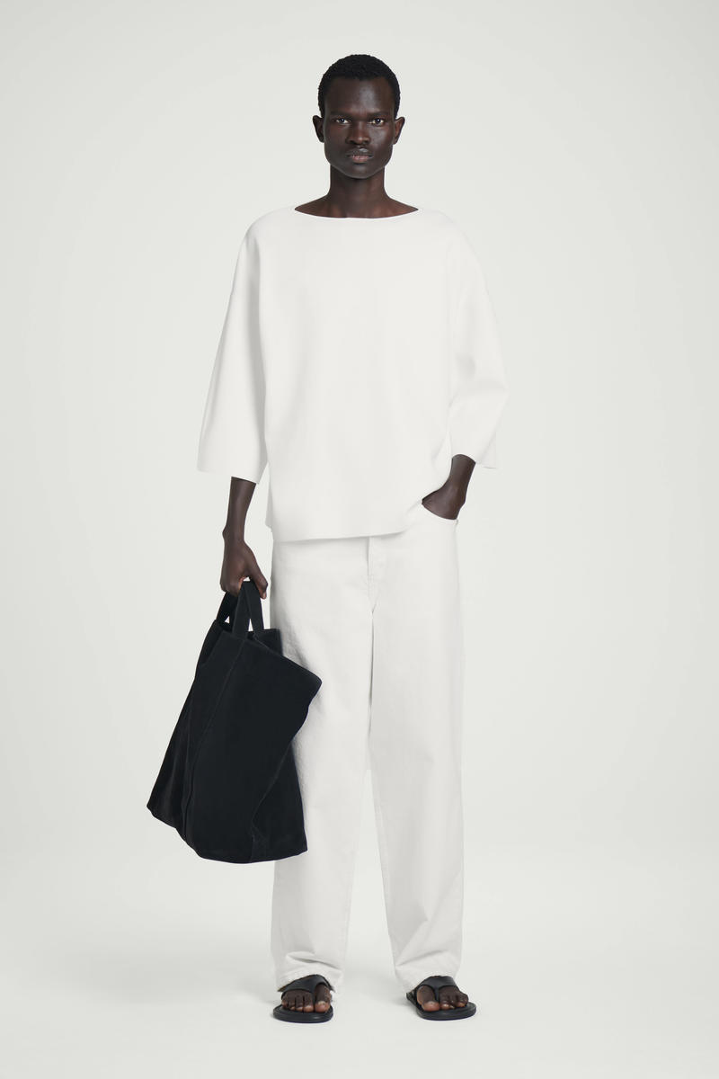 COS オーバーサイズボートネックセーター